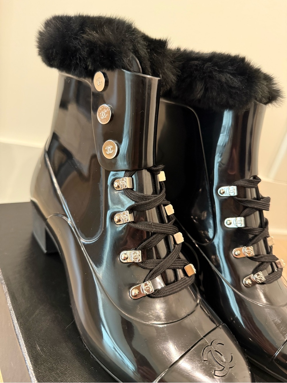 AUTHENTIC Chanel 2008 Black Patent Leather Ankle Boots Rabbit Fur Trim NIB 8.5 - Picture 6 of 12